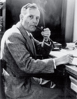 Эдвин Хаббл открыл в 1929 г. феномен разбегания галактик и сформулировал закон движения галактик, носящий его имя