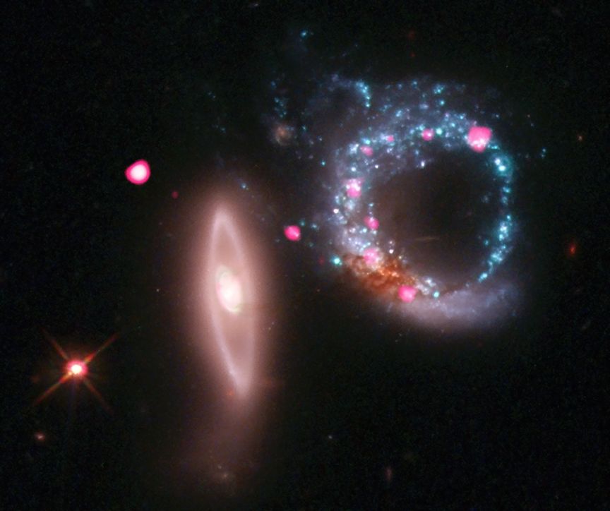 Объект Arp 147. Изображение NASA/CXC/MIT/S.Rappaport et al, Optical: NASA/STScI