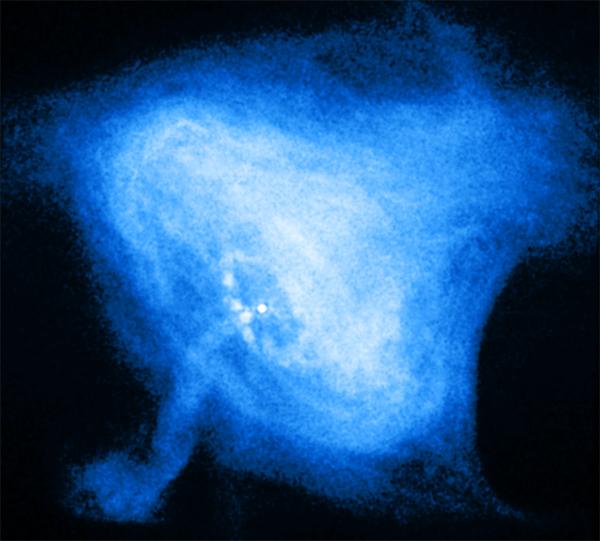 Результат рентгеновских наблюдений Туманности, выполненных «Чандрой». Пульсар PSR B0531+21 выглядит как белая точка в центре изображения. (Иллюстрация НАСА / CXC / MSFC / M. Weisskopf et al.)